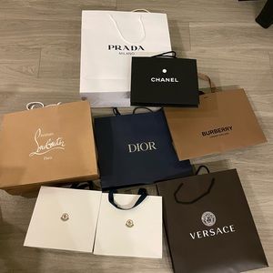 Selling brand paper bags (8 total)